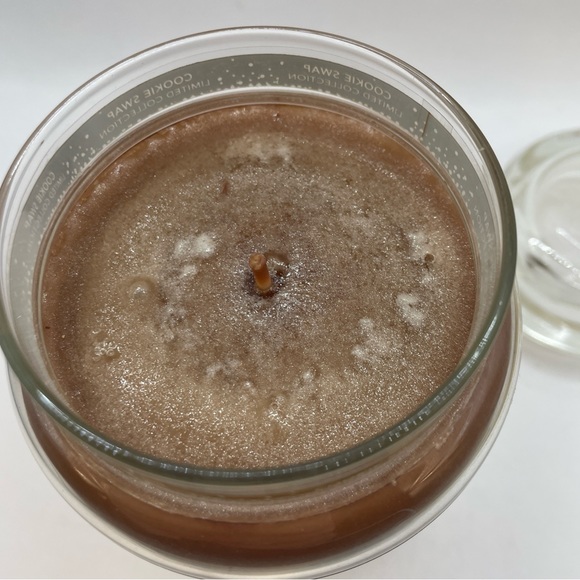 NEW Yankee Candle Cookie Swap Limited Edition  ICED GINGERBREAD 22oz HTF - Picture 6 of 7